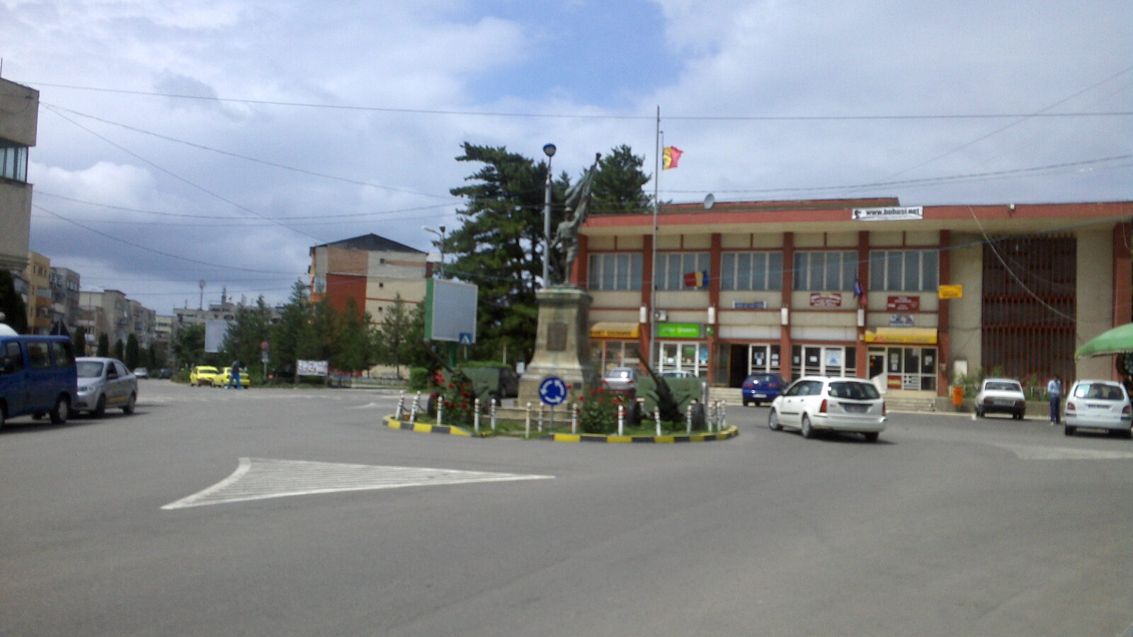 Buhuși — fotografie panorama / centru oraș (Bacău, Moldova)
