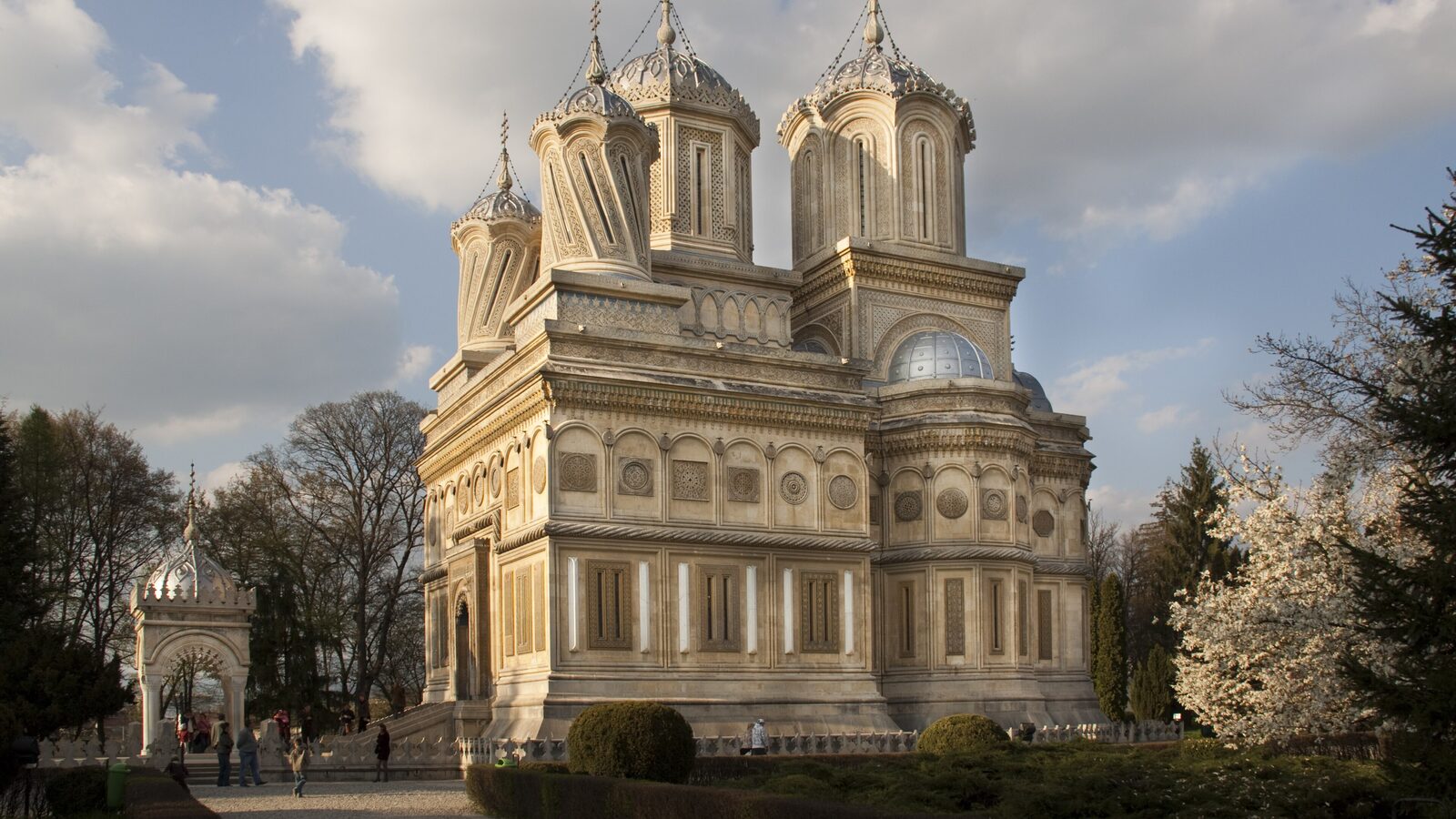 Curtea de Argeș — fotografie panorama / centru oraș (Argeș, Muntenia)