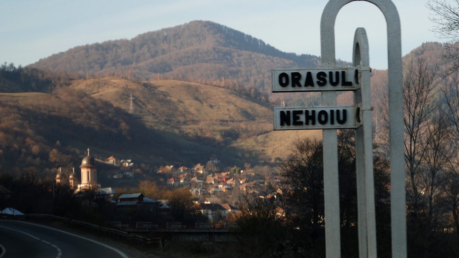 Nehoiu — fotografie panorama / centru oraș (Buzău, Muntenia)